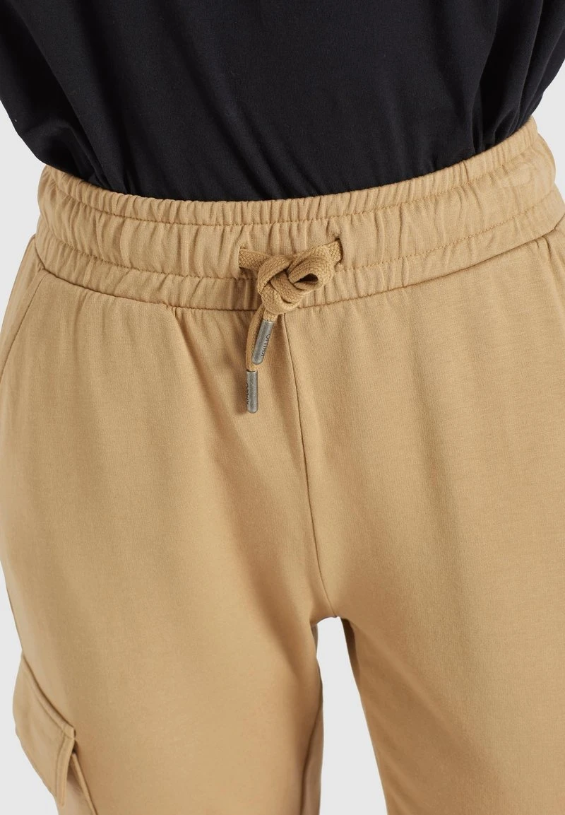 STACI - Pantalones deportivos - beige Khujo STACI - Pantalones Deportivos - Beige, Mujer -Ofertas KHUJO Tienda 131780a4c9e342ba9a1da9645fbb12c3