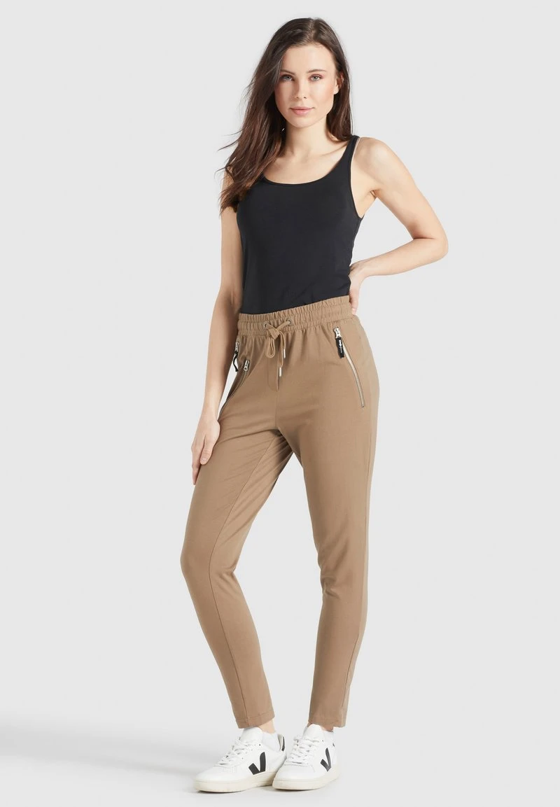 LYNDSY - Pantalones deportivos - khaki Khujo LYNDSY - Pantalones Deportivos - Khaki, Mujer -Ofertas KHUJO Tienda 22ea64716d28496b93a7eb672d2a648a