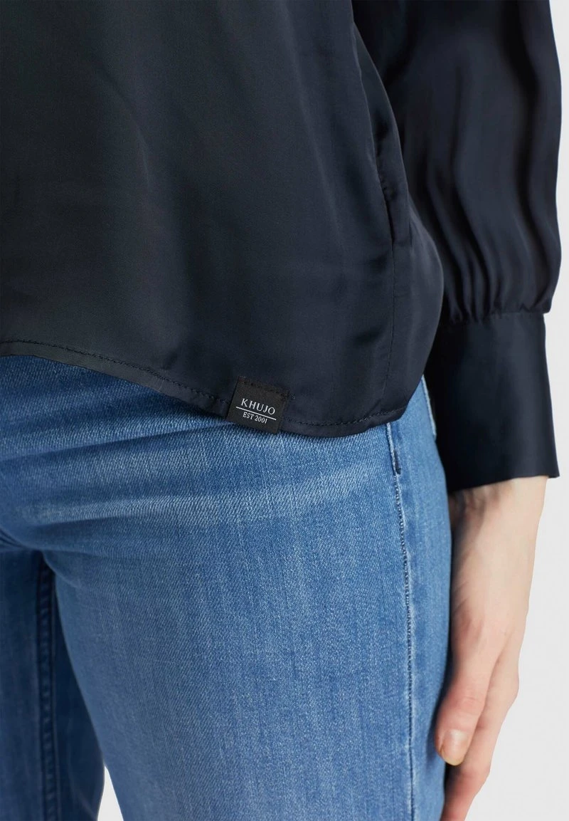 ASNAT - Blusa - dark blue Khujo ASNAT - Blusa - Dark Blue, Mujer -Ofertas KHUJO Tienda 2c82ded9eb164de583ff7af30180d77a