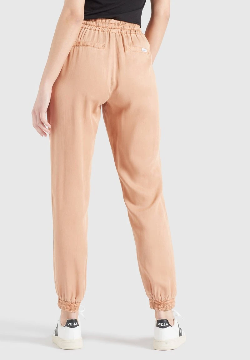 MARIZA - Pantalones deportivos - aprikot gewaschen Khujo MARIZA - Pantalones Deportivos - Aprikot Gewaschen, Mujer -Ofertas KHUJO Tienda 366364ca49bc4a998c4c360d5edec50d