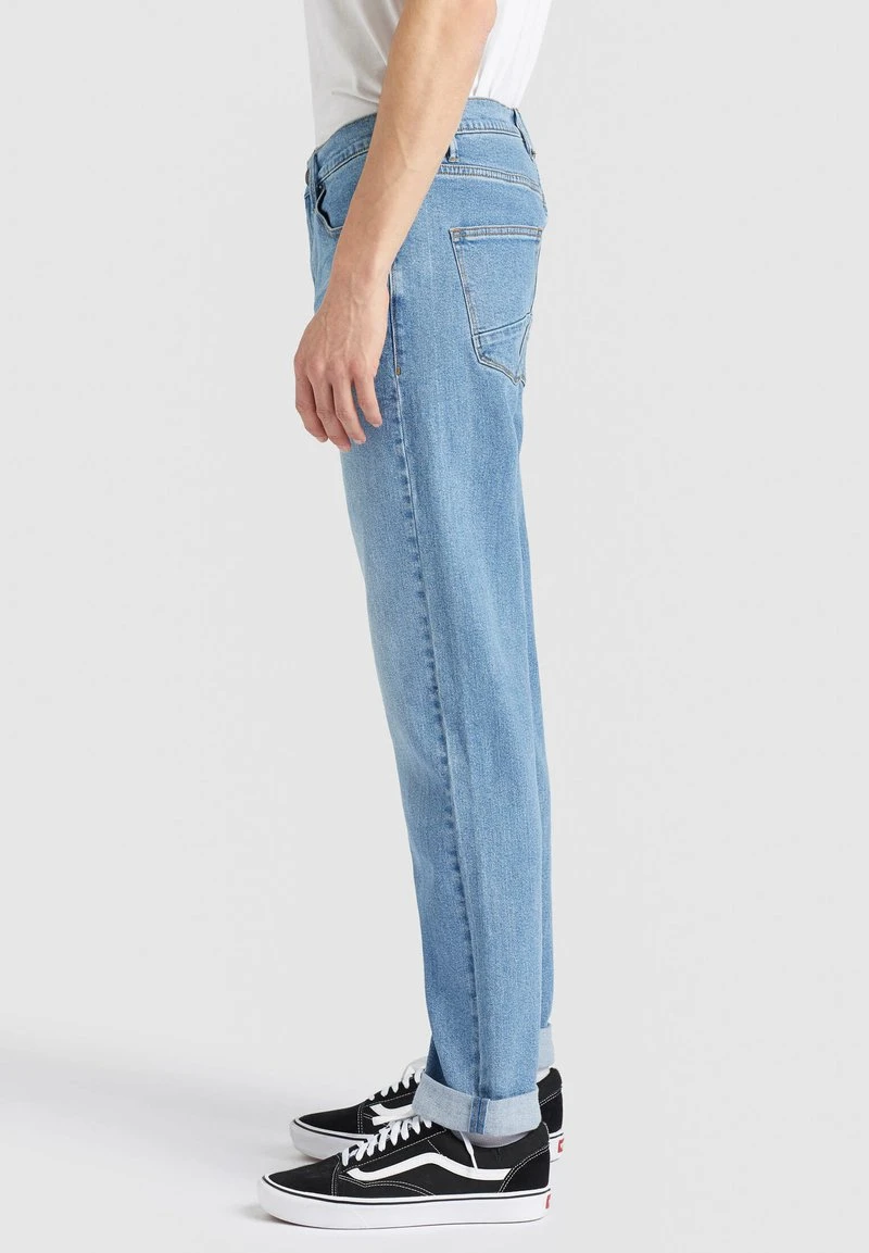 MANFRED - Vaqueros rectos - light indigo Khujo MANFRED - Vaqueros Rectos - Light Indigo, Hombre -Ofertas KHUJO Tienda 484689e1eae8458c951d560602a5efe1