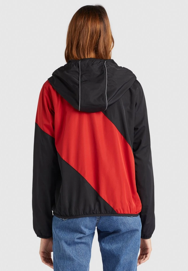 AKAMU - Chaqueta fina - black/red Khujo AKAMU - Chaqueta Fina - Black/red, Mujer -Ofertas KHUJO Tienda 4d8062f744eb4c479ddb9ab248defc0e