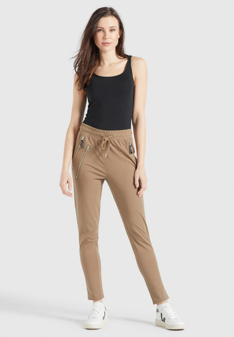LYNDSY - Pantalones deportivos - khaki Khujo LYNDSY - Pantalones Deportivos - Khaki, Mujer -Ofertas KHUJO Tienda 549f7c000bce4abf9bde776d3e85c685