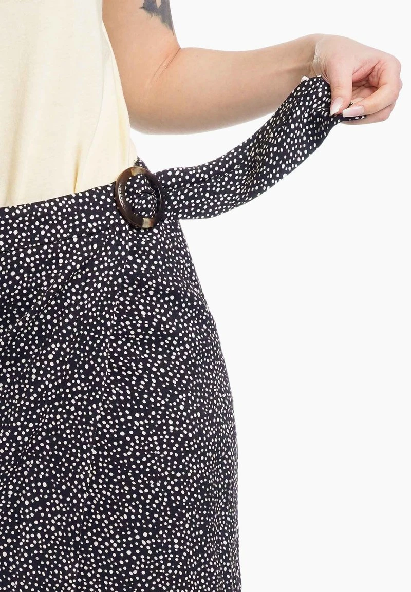 ARMATA FLOA-DO - Falda cruzada - black Khujo ARMATA FLOA-DO - Falda Cruzada - Black, Mujer -Ofertas KHUJO Tienda 6b6a0388954646678ada07d230d42c4b