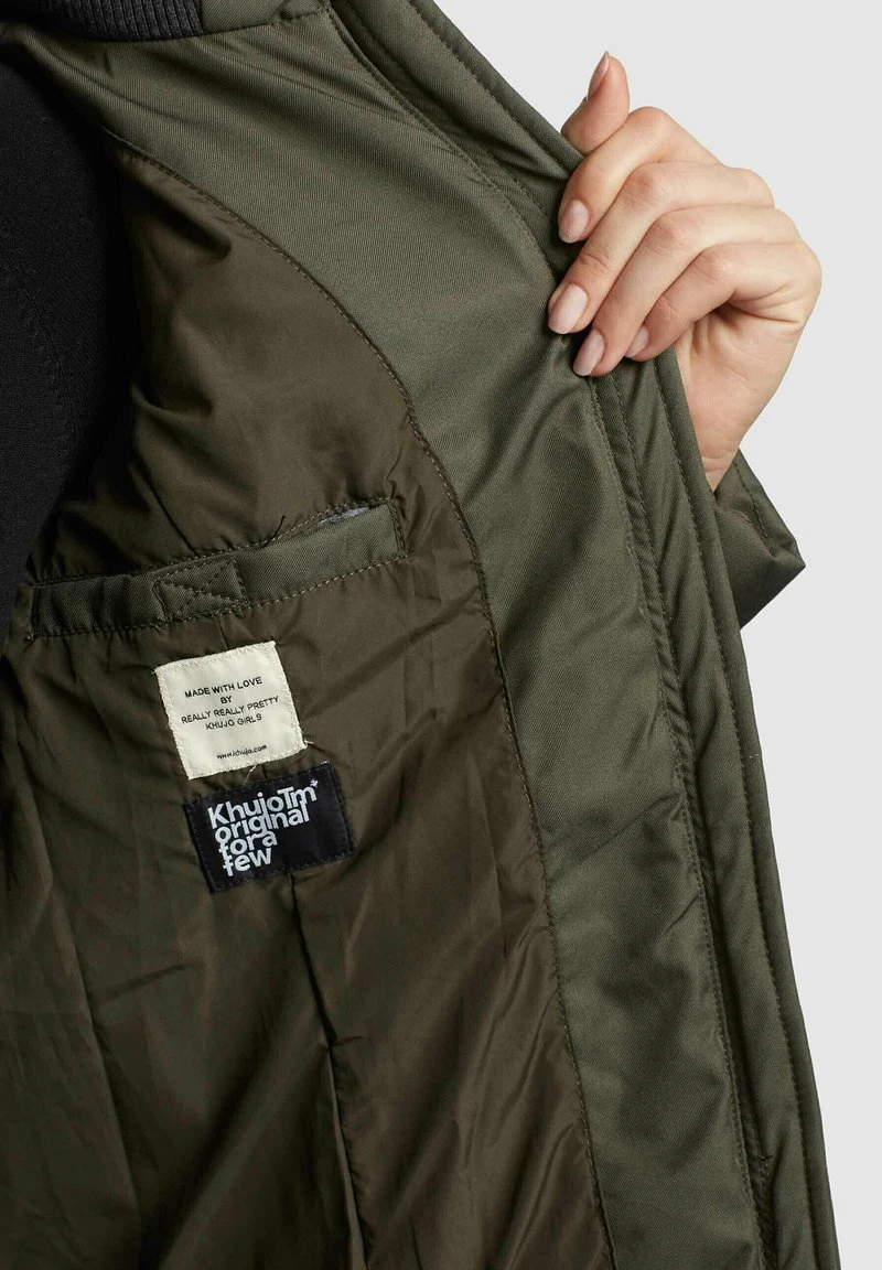 Khujo TWEETY PRIME5 - Chaqueta De Entretiempo - Dunkeloliv, Mujer 8 Khujo TWEETY PRIME5 - Chaqueta De Entretiempo - Dunkeloliv, Mujer - Imagen 8