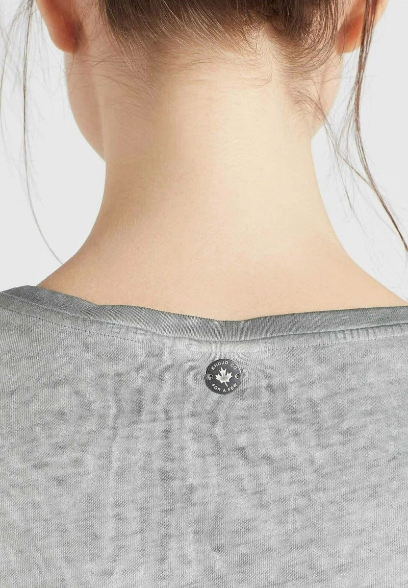 PERGOLA - Camiseta básica - grau Khujo PERGOLA - Camiseta Básica - Grau, Mujer -Ofertas KHUJO Tienda 9f0367fd67794bcea832f3466a8f06bf