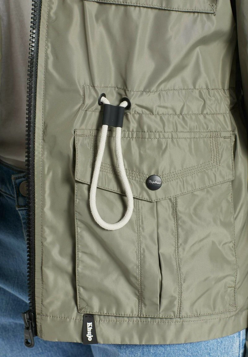 FAMKE - Chaqueta de entretiempo - hellkhaki Khujo FAMKE - Chaqueta De Entretiempo - Hellkhaki, Mujer -Ofertas KHUJO Tienda c73507a554494f0cae1070b6cf870135