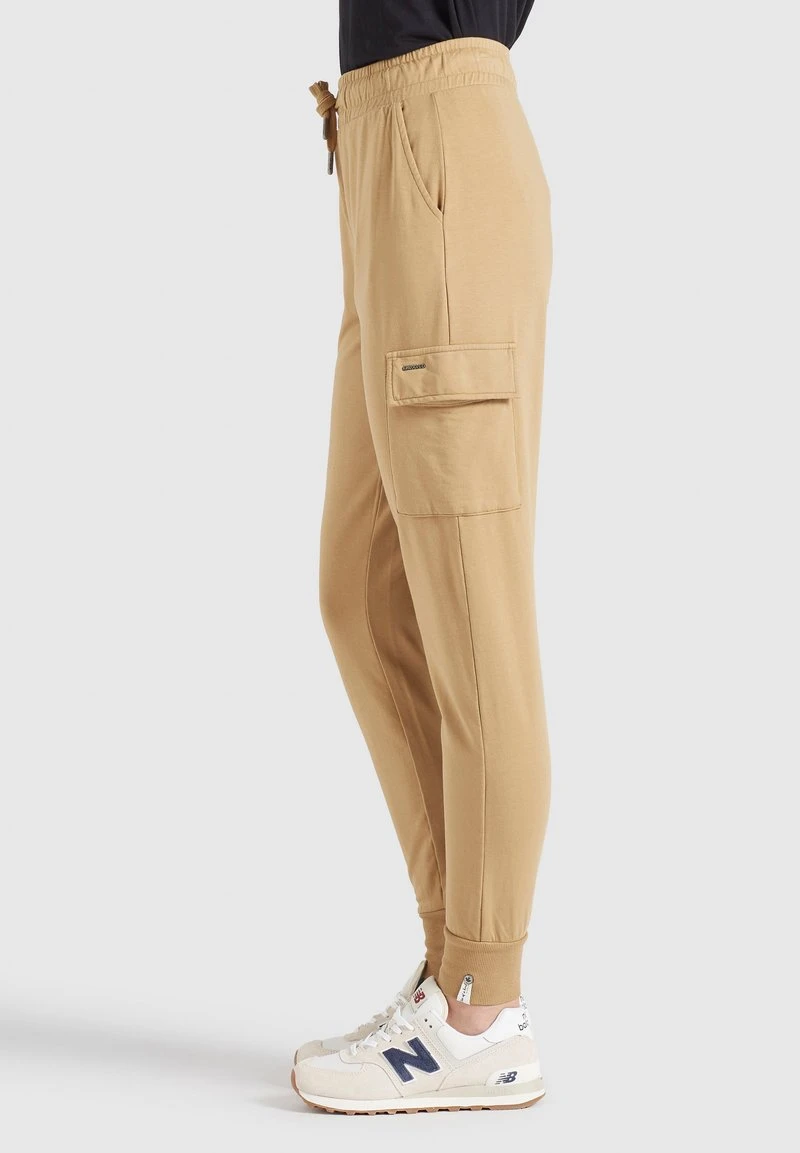 STACI - Pantalones deportivos - beige Khujo STACI - Pantalones Deportivos - Beige, Mujer -Ofertas KHUJO Tienda d0c8171265424b5e9d3891469b2870cc