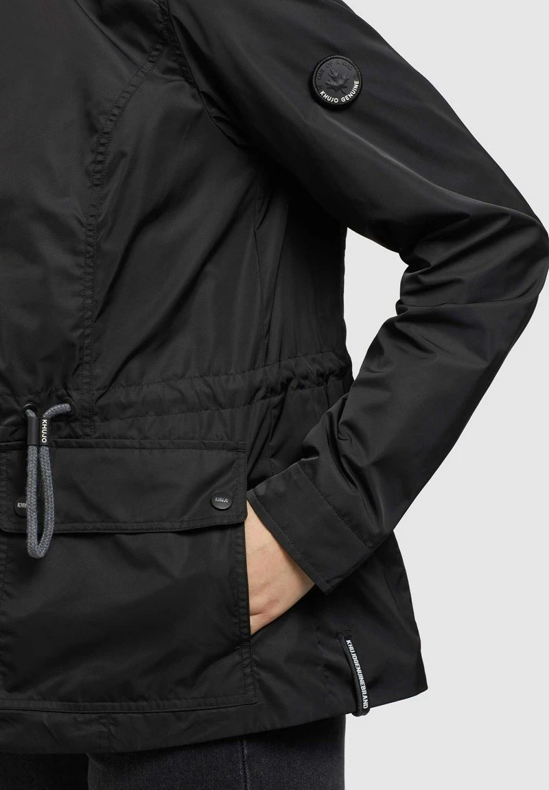 DEBBY - Chaqueta fina - schwarz Khujo DEBBY - Chaqueta Fina - Schwarz, Mujer -Ofertas KHUJO Tienda daaa17ac7e814fddaa9d727c92a07871