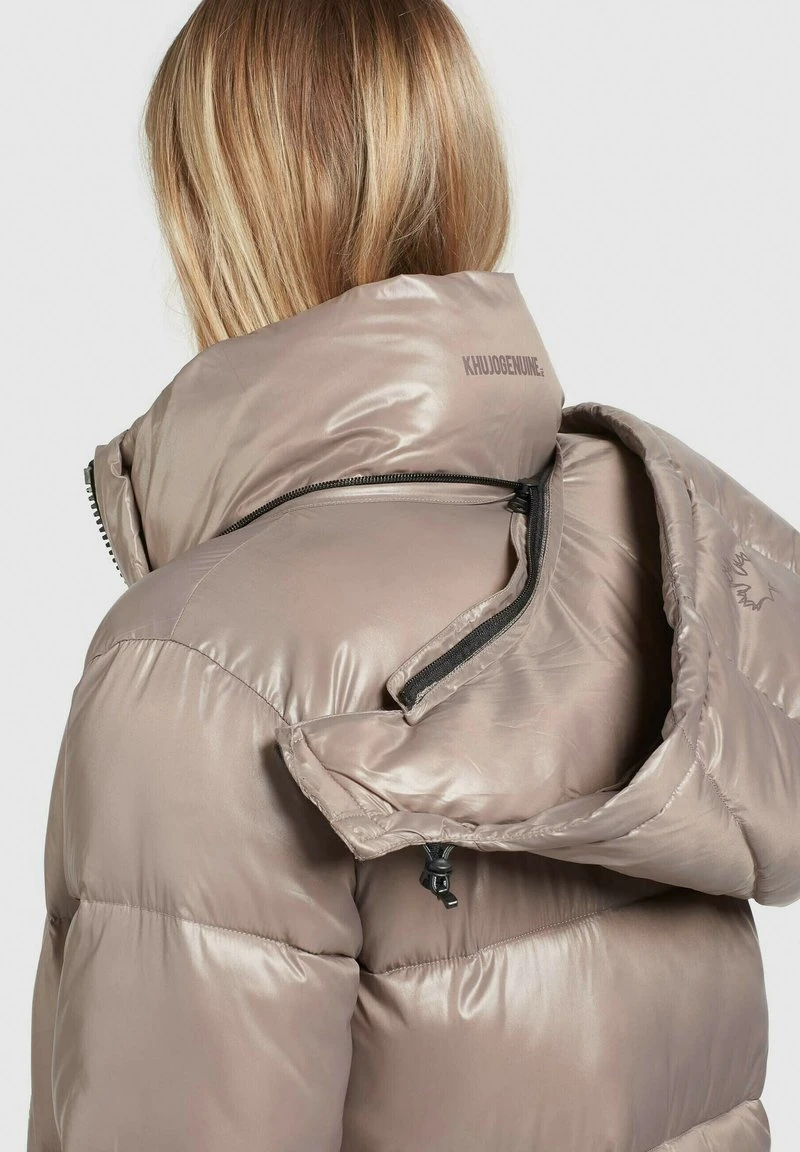 CORINNA SHINY - Abrigo de invierno - taupe glänzend Khujo CORINNA SHINY - Abrigo De Invierno - Taupe Glänzend, Mujer -Ofertas KHUJO Tienda f8a7e33bbdea4ad6aec0ee9731266bbe
